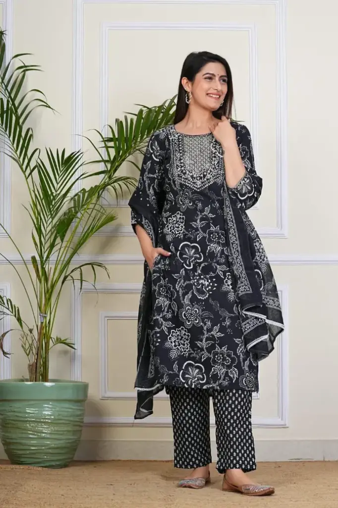 Black Kurti